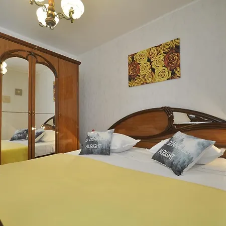 Domenica Apartment