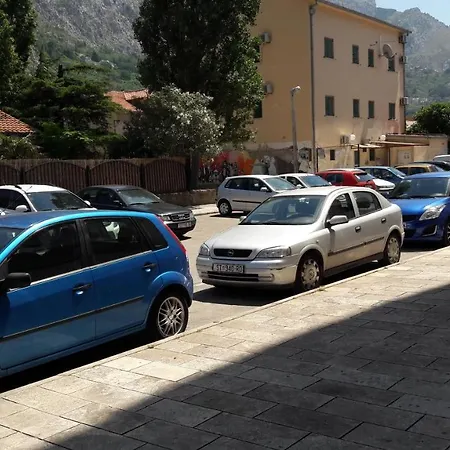 Domenica * Omis