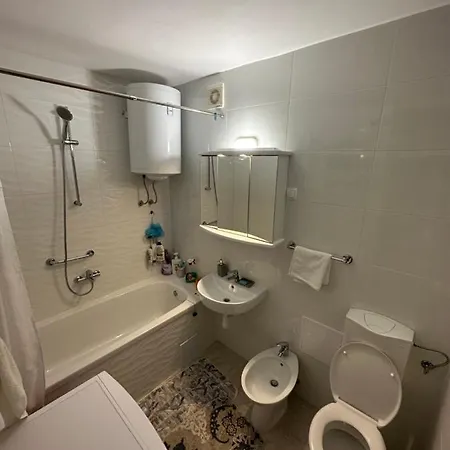 Domenica Apartment *